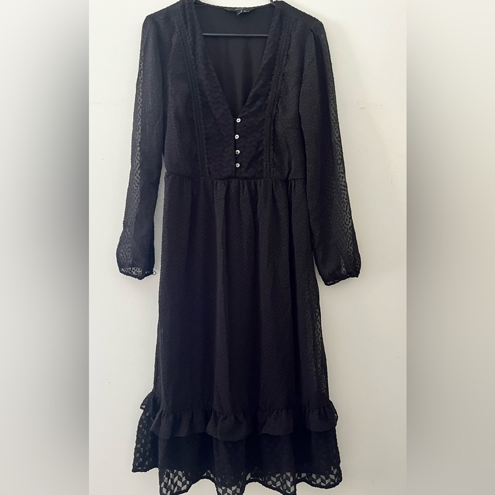 Vero Moda Textured Black Fabric long sleeve midi dress ruffled size medium goth